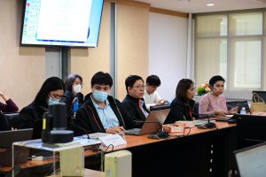 ประชุมเพื่อถ่ายทอดความรู้ ให้บุคลากรภายในสำนักงานเศรษฐกิจอุตสาหกรรม “เทคนิคการเขียน Prompt ขั้นเทพ โดย ใช้ AI”
