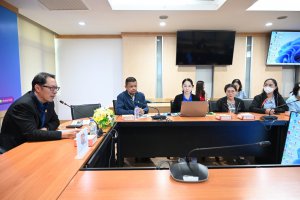 ประชุมเพื่อถ่ายทอดความรู้ ให้บุคลากรภายในสำนักงานเศรษฐกิจอุตสาหกรรม “เทคนิคการเขียน Prompt ขั้นเทพ โดย ใช้ AI”