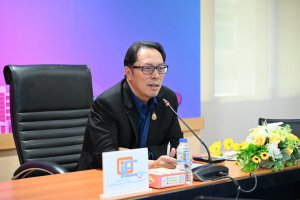 ประชุมเพื่อถ่ายทอดความรู้ ให้บุคลากรภายในสำนักงานเศรษฐกิจอุตสาหกรรม “เทคนิคการเขียน Prompt ขั้นเทพ โดย ใช้ AI”