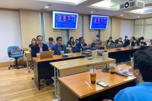 กิจกรรมเพื่อถ่ายทอดความรู้โดยบุคลากรภายนอก เรื่อง “มองไกล – คิดรุก วิเคราะห์สถานการณ์โลกและภูมิภาคเพื่อโอกาสและการรับมือความเสี่ยงอุตสาหกรรมไทย”