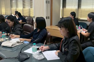 กิจกรรมเพื่อถ่ายทอดความรู้ ให้บุคลากรภายในสำนักงานเศรษฐกิจอุตสาหกรรม“Recharge & Reset เปลี่ยนความเครียด เป็นพลังบวกในการทำงาน” โดย อาจารย์ ดร.วิทสินี บวรอัศวกุล อาจารย์ประจำแขนงวิชาจิตวิทยาอุตสาหก